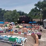 The Raven Resort