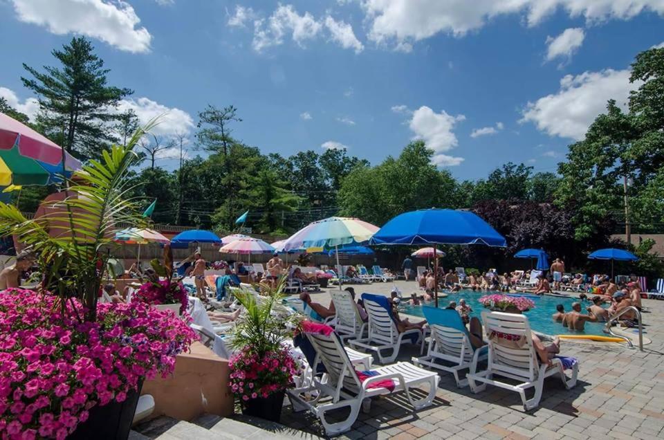 Resort The Raven